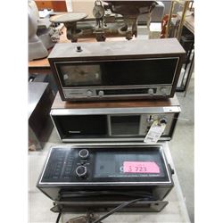 3 Vintage Radios