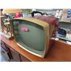 Image 1 : Vintage RCA Victor 17" TV