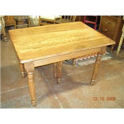 PRIMITIVE OAK 6 LEG TABLE--ALL PEGGED #952917