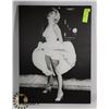 Image 1 : MARILYN MONROE ON CANVAS 15 X 20