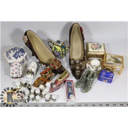 A LOT OF DECORATIVE BOOK END SHOES WITH MINI'S