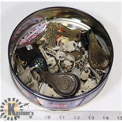 TIN OF VINTAGE KEYS/KEYCHAINS
