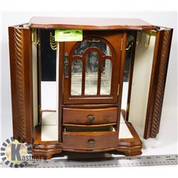 JEWELRY BOX