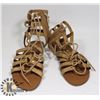 Image 1 : PAIR OF NEW BRASH SUMMER SANDALS -