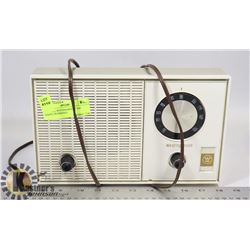 VINTAGE WESTINGHOUSE AM RADIO (WORKING)
