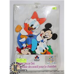 DISNEY ROOM DECOR SET NEW IN PACKAGE, DISNEY