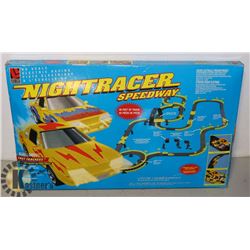 NIGHT RACER COMPLETE W/CARS