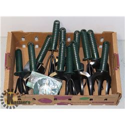 FLAT OF ASSORTED GARDENING TOOLS