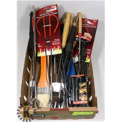 FLAT OF BBQ TOOLS