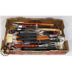 FLAT OF BBQ TOOLS