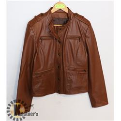 WOMEN'S SIZE 4 TAN COLORED, SNAP CLOSURE GENUINE