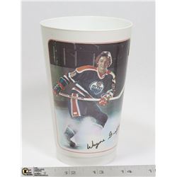GRETZKY EARLY YEARS 7/11 PLASTIC CUP NO CRACKS