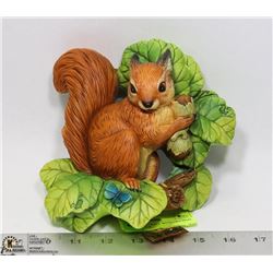 BOSSONS SQUIRELL WITH ORIGINAL TAG FIGURINE