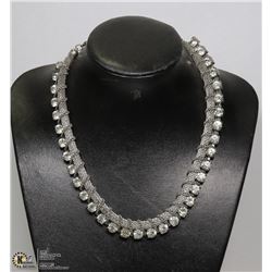 THICK CHAIN & RHINESTONE NECKLACE