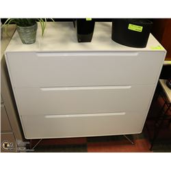 SHOWHOME WHITE 3 DRAWER DRESSER, 31 X 16 X 32