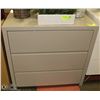 Image 1 : SHOWHOME: BEIGE 3 DRAWER DRESSER, 31 X 20 X 30