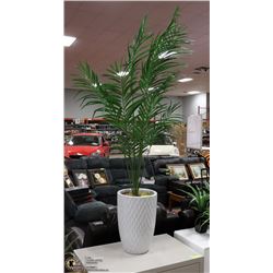 SHOWHOME 6FT  ARTIFICIAL TREE / FERN
