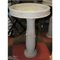 CONCRETE BIRDBATH 16 X 23