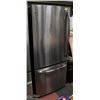 Image 1 : GE STAINLESS 20.9CU FT REFRIDGERATOR WITH BOTTOM