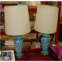 A PAIR OF 1950S MID CENTURY CERAMIC TABLE LAMPS