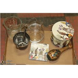 FLAT WITH 2 GLASS PITCHERS, MINI ICE BICKET AND