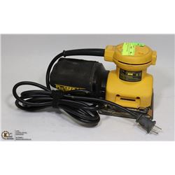 DEWALT HEAVY DUTY PALM SANDER