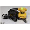 Image 1 : DEWALT HEAVY DUTY PALM SANDER