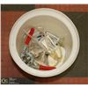 Image 1 : BREWING BUCKET WITH WINE AND BEER MAKING SUPPLIES