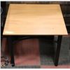 Image 1 : END TABLE  22 X 23 X 20 (H) WITH WOOD LAMINATE TOP