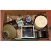 Image 1 : BOX W/HOUSEHOLD ITEMS INCL. DECORATIVE