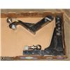 Image 1 : TRAILER HITCH AND BALL WITH ONE EXTRA