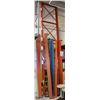 Image 1 : LOT OF PALLET RACKING INCLUDES 4 UPRIGHTS