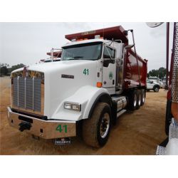2020 KENWORTH T800 Dump Truck