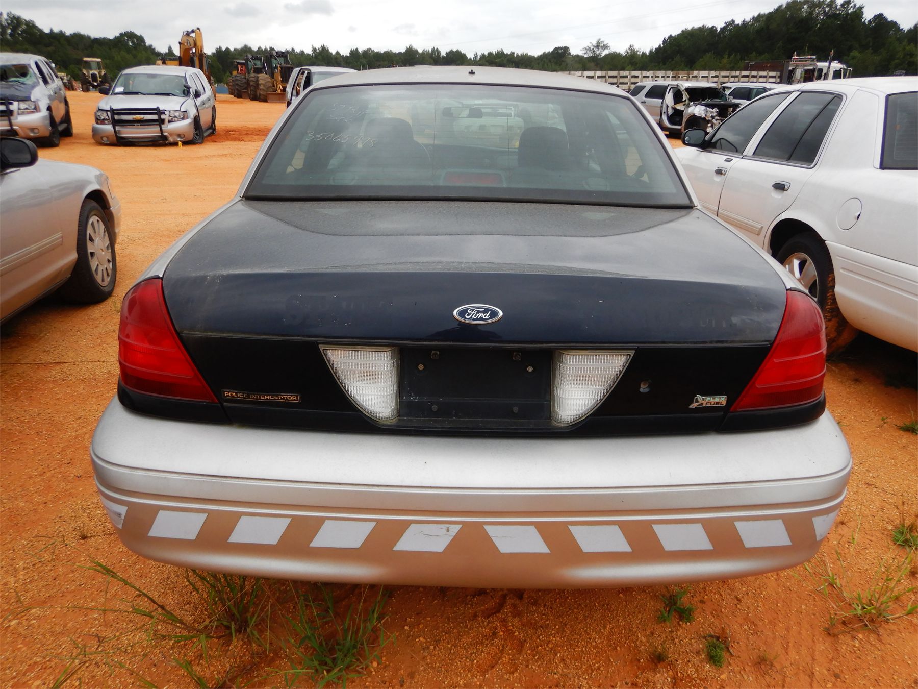 2010 FORD CROWN VICTORIA Car / SUV