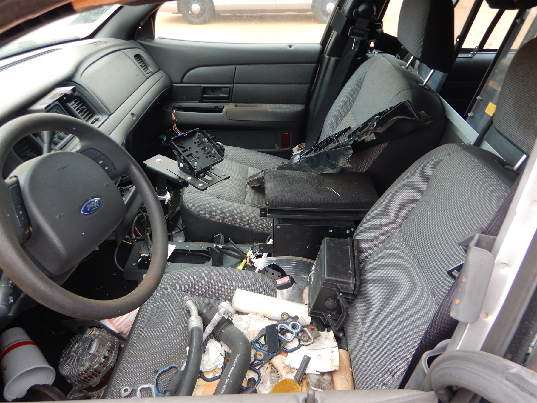 2008 FORD CROWN VICTORIA Car / SUV - J.M. Wood Auction Company, Inc.