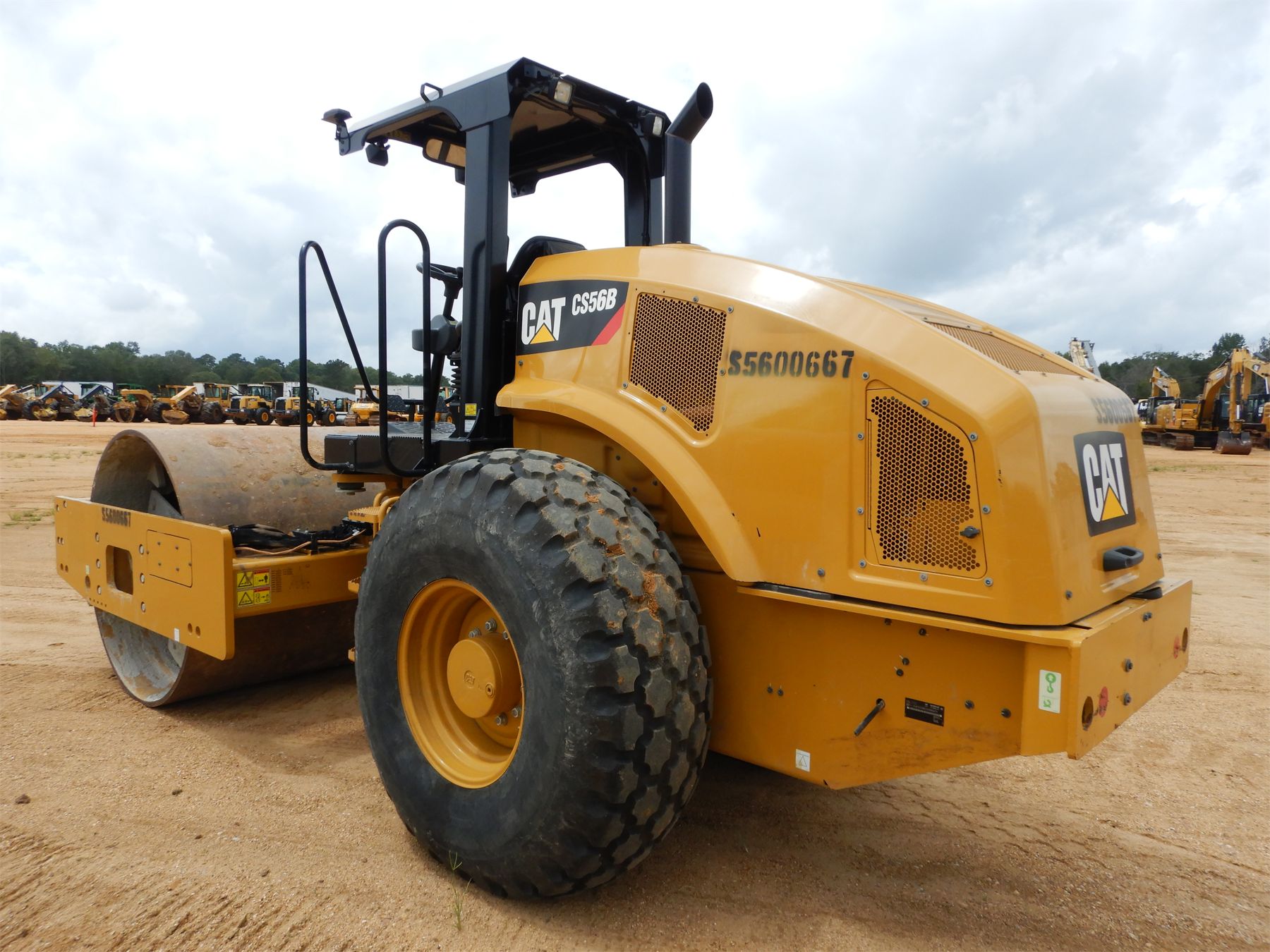 2018 CATERPILLAR CS56B Compaction Equipment