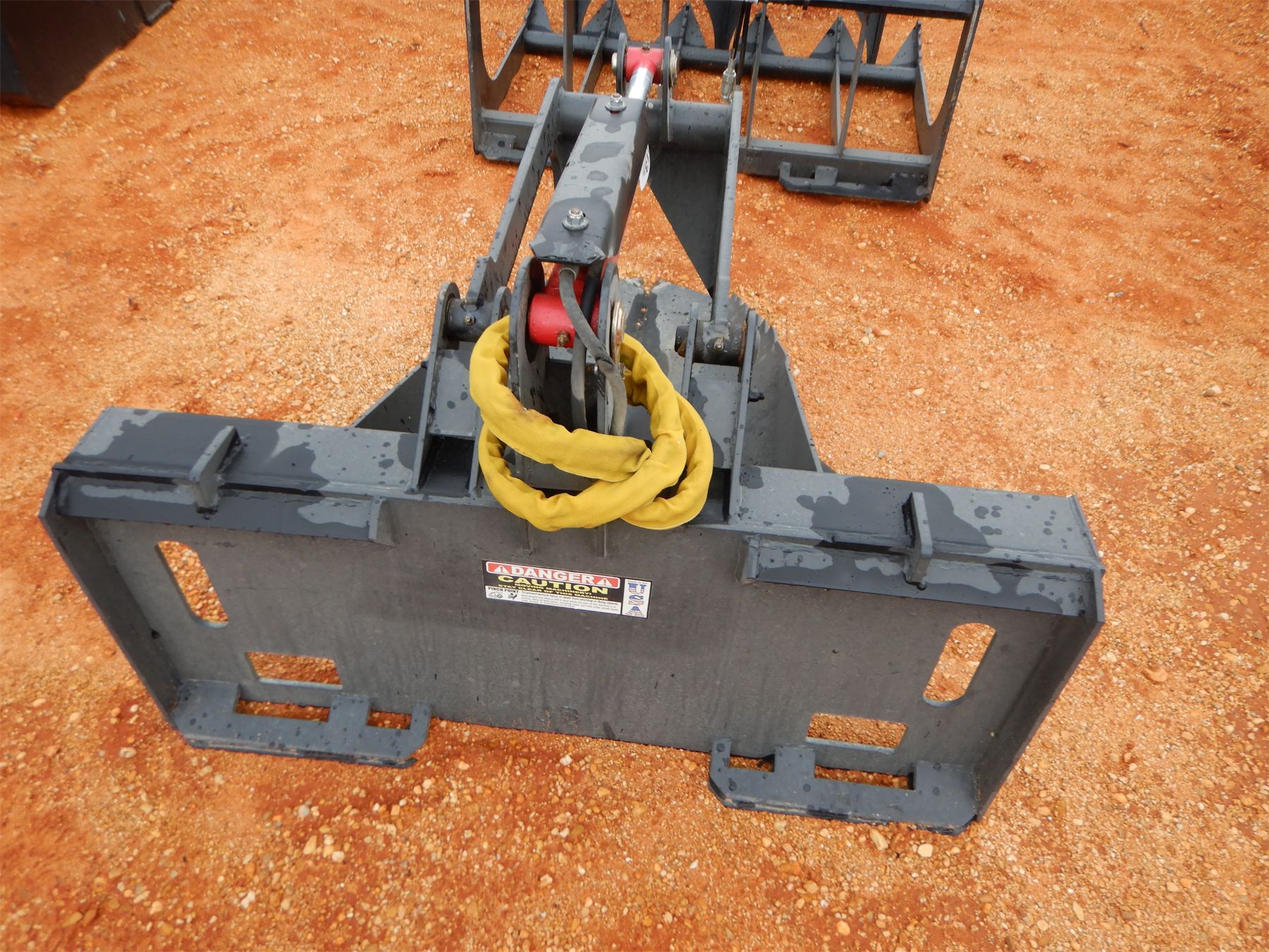 GRAPPLE SPADE BUCKET Skid Steer Attachment