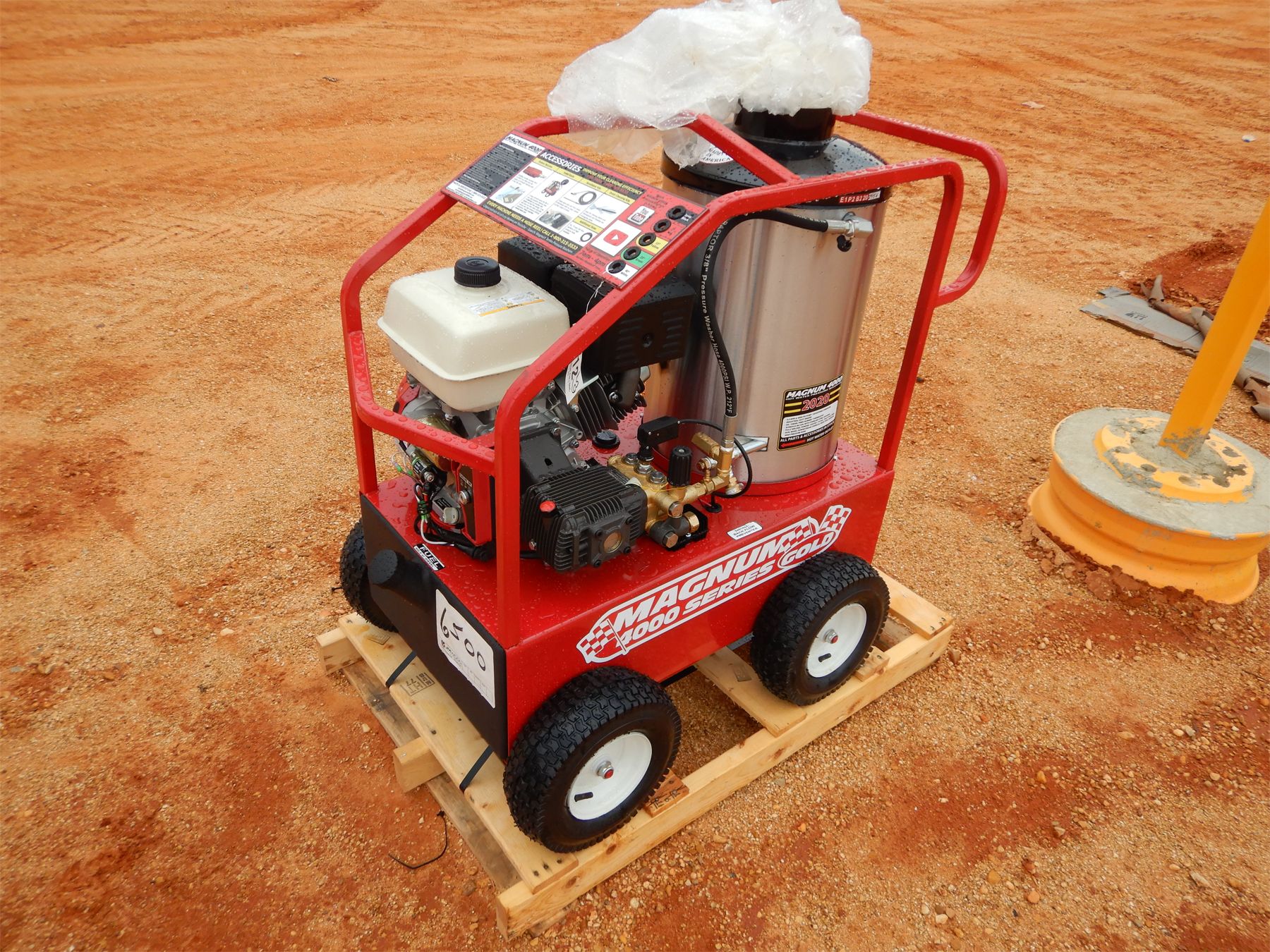 MAGNUM 4000 SERIES GOLD STEAM CLEANER Pressure Washer