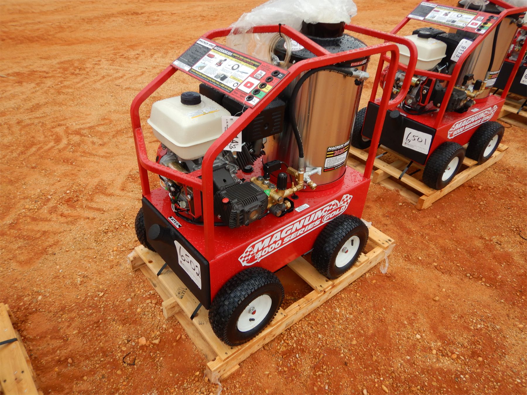 MAGNUM 4000 SERIES GOLD STEAM CLEANER Pressure Washer