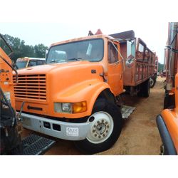 1997 INTERNATIONAL 4700 Garbage / Sanitation Truck