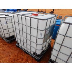 300 GAL PLASTIC TOTE Miscellaneous