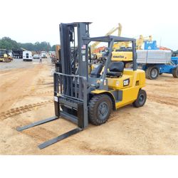 CATERPILLAR DP40K Forklift - Mast