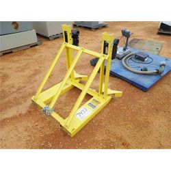 EASY LIFT EG15CM2-5 FORKLIFT BARRELL ATTACH Miscellaneous