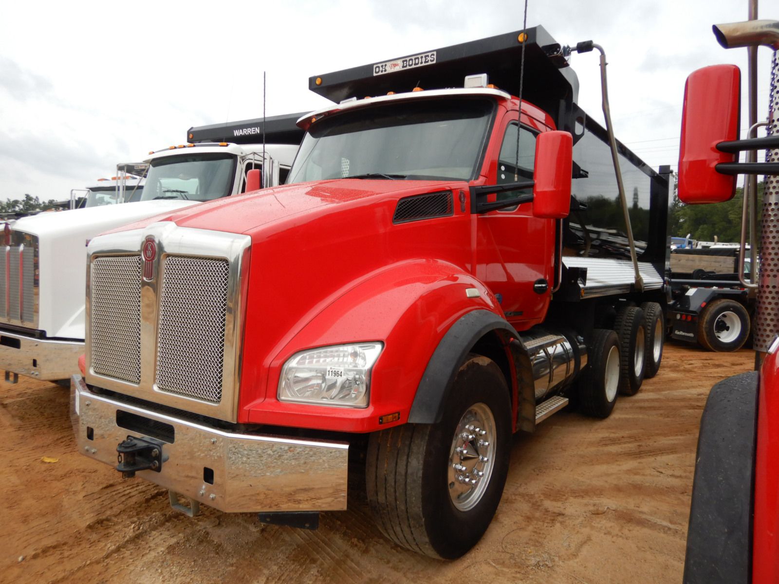 2016 KENWORTH T880 Dump Truck