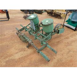 JOHN DEERE #51 TWO ROW PLANTER Planting Equipment