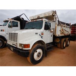 1995 INTERNATIONAL 4900 Dump Truck