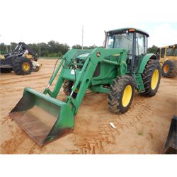 JOHN DEERE 6715 Tractor