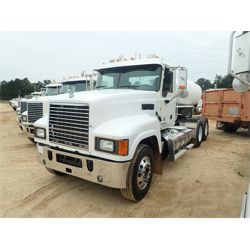 2014 MACK CHU613 Day Cab Truck