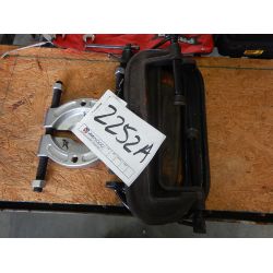 PROTO C-CLAMPS/ BEARING PULLER Tool