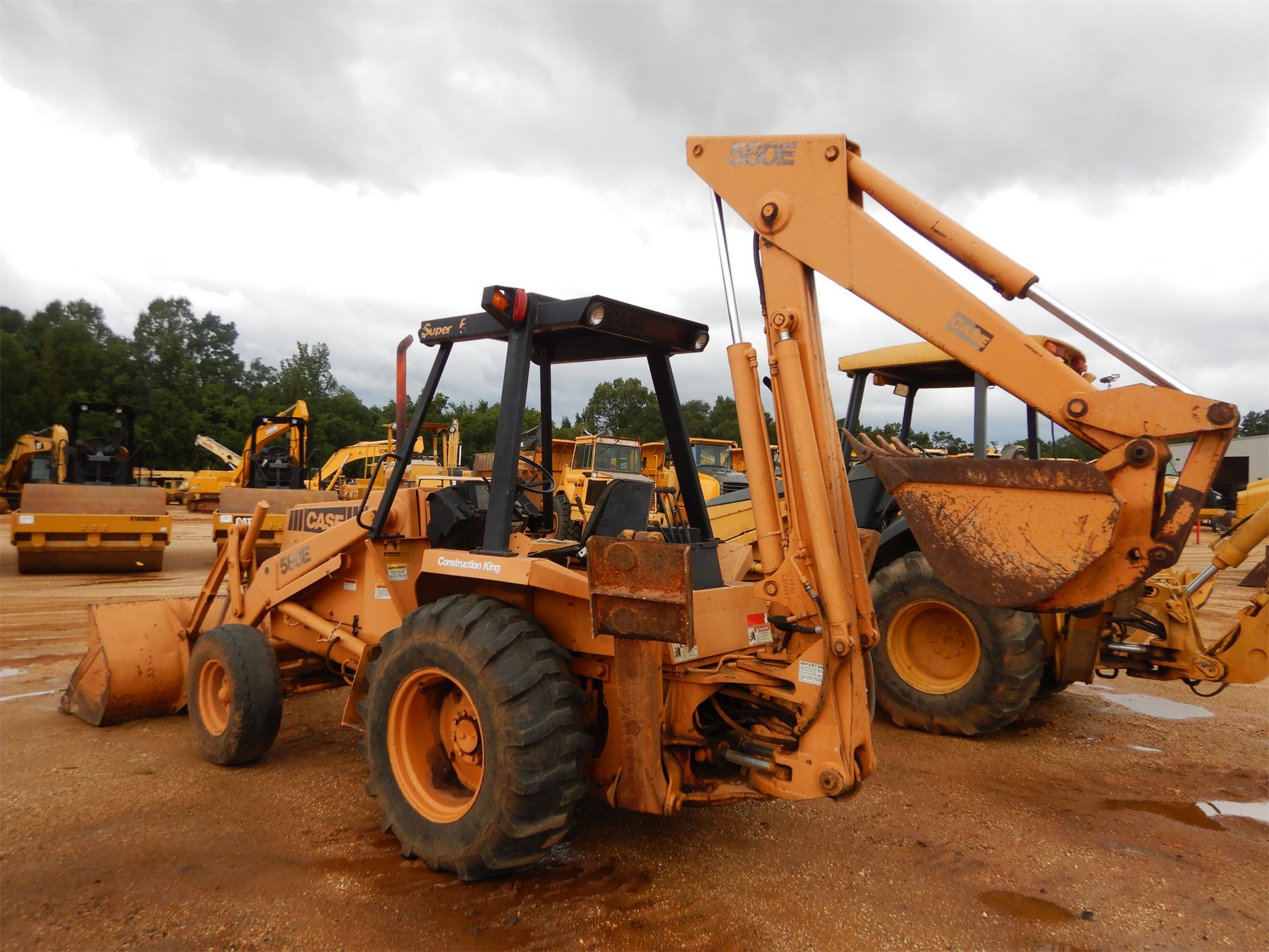 CASE 580E Backhoe